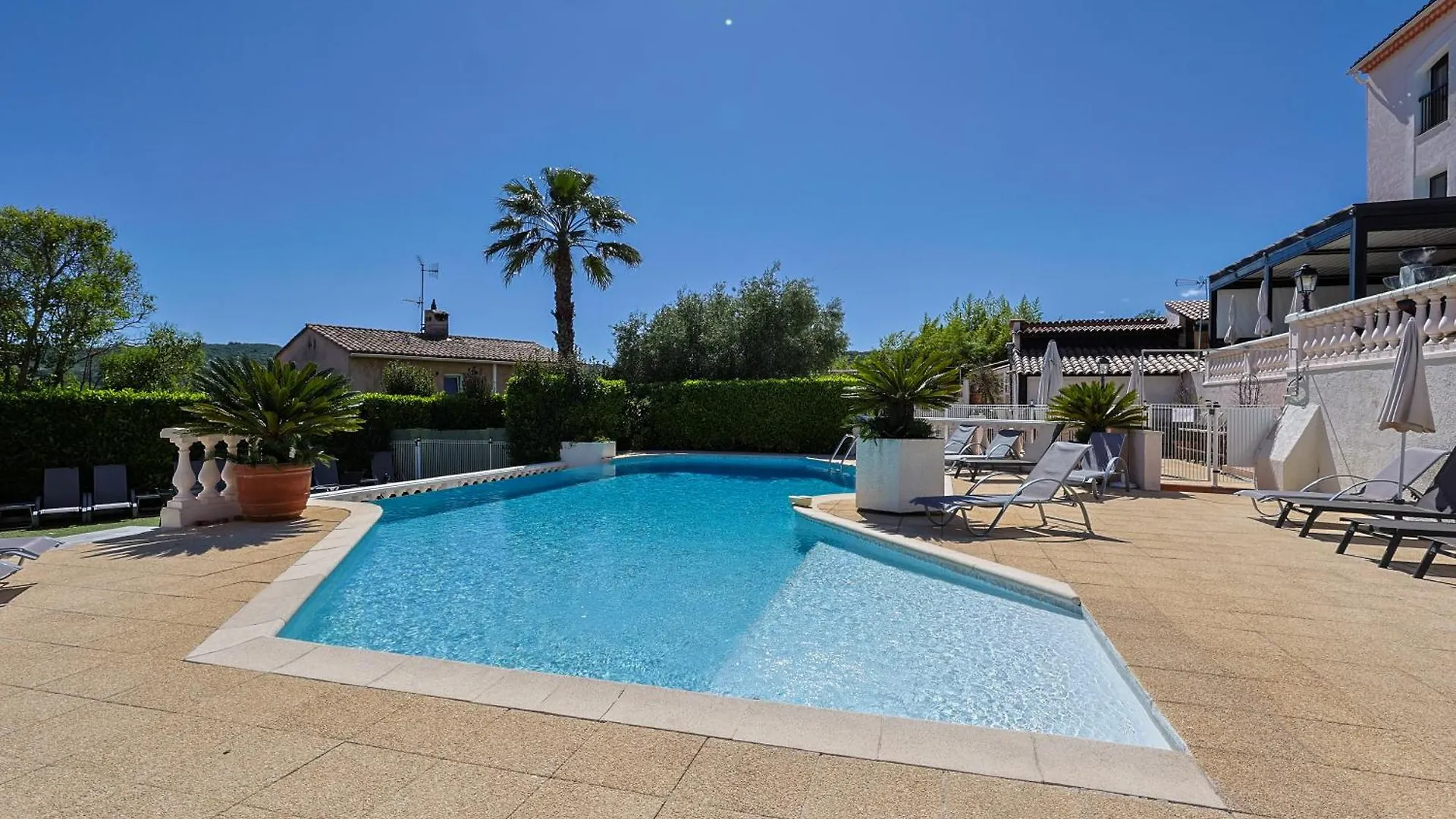 Hotel & Restaurant Perla Riviera فينوف لوبيه