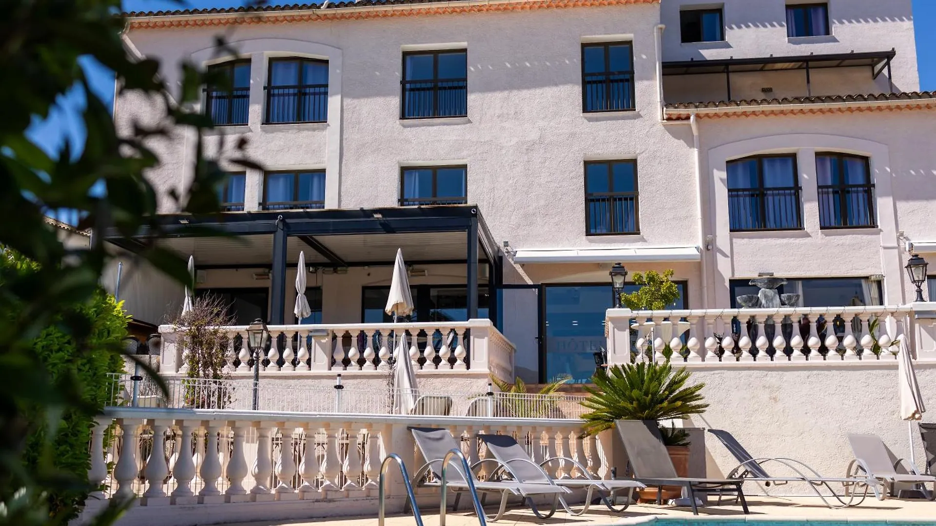Hotel & Restaurant Perla Riviera Villeneuve-Loubet France