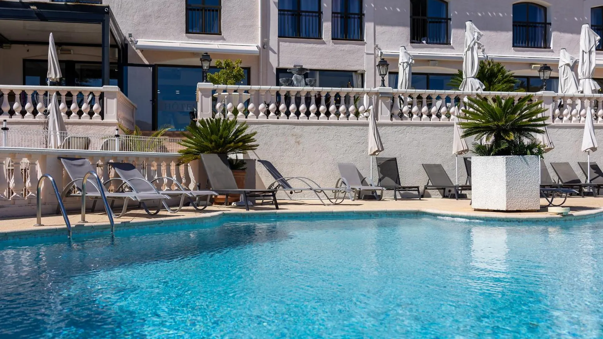 Hotel & Restaurant Perla Riviera فينوف لوبيه 3*, فينوف لوبيه فرنسا