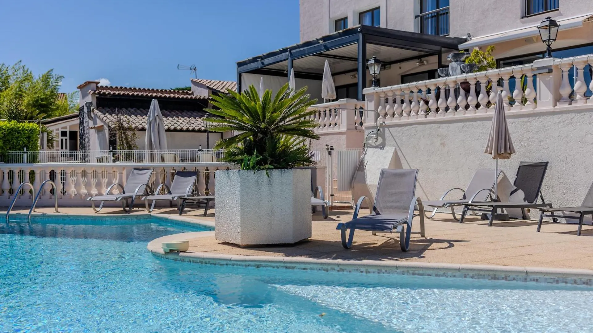 Hotel & Restaurant Perla Riviera Villeneuve-Loubet