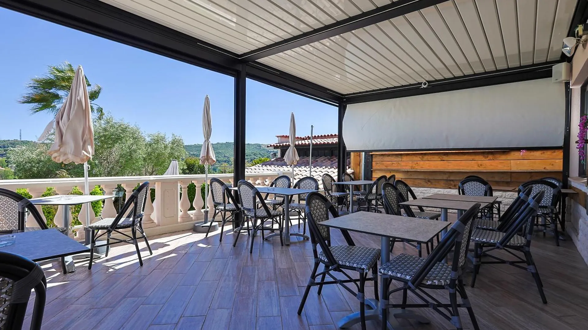 Hotel & Restaurant Perla Riviera Villeneuve-Loubet