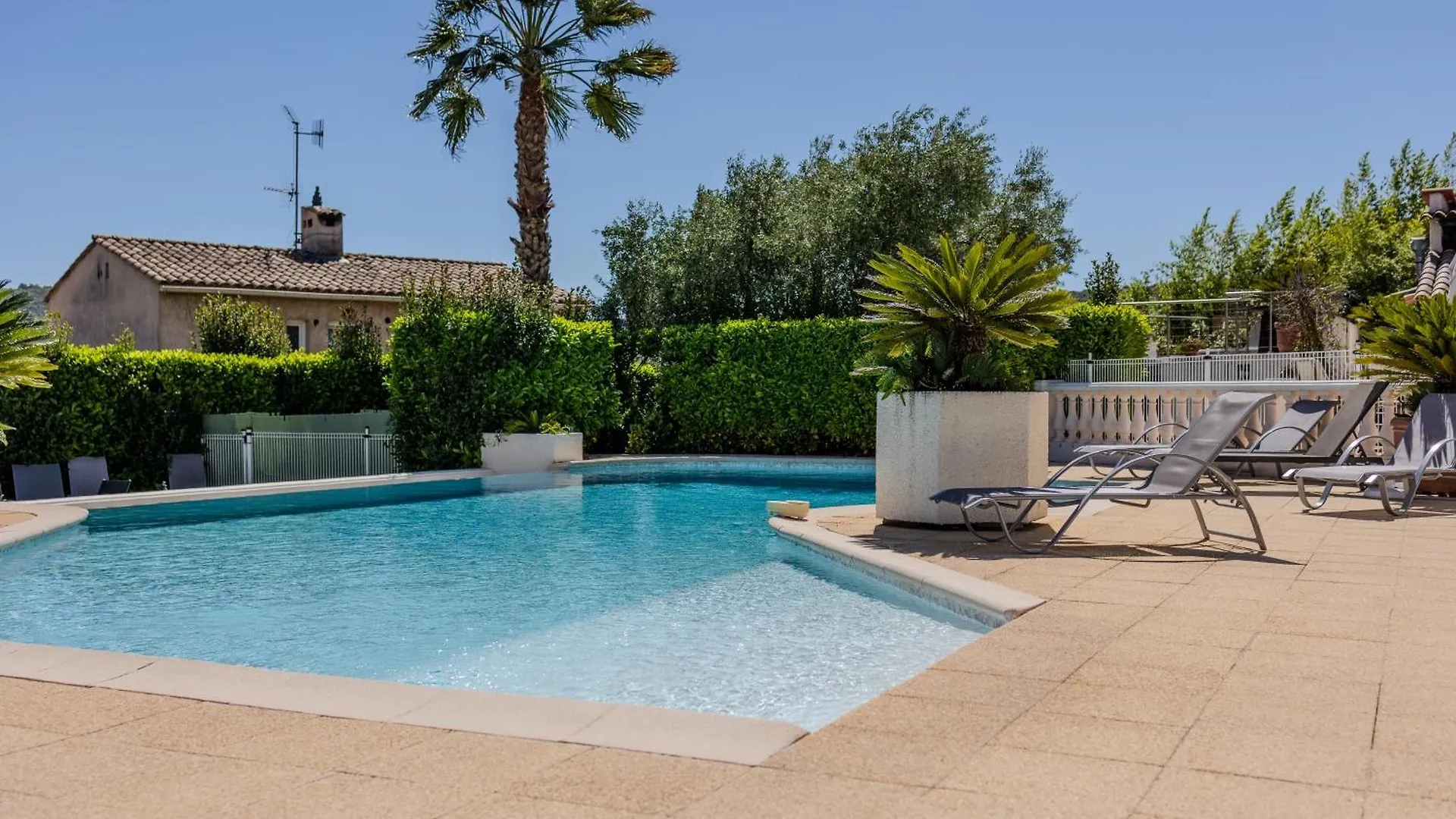 Hotel & Restaurant Perla Riviera Villeneuve-Loubet