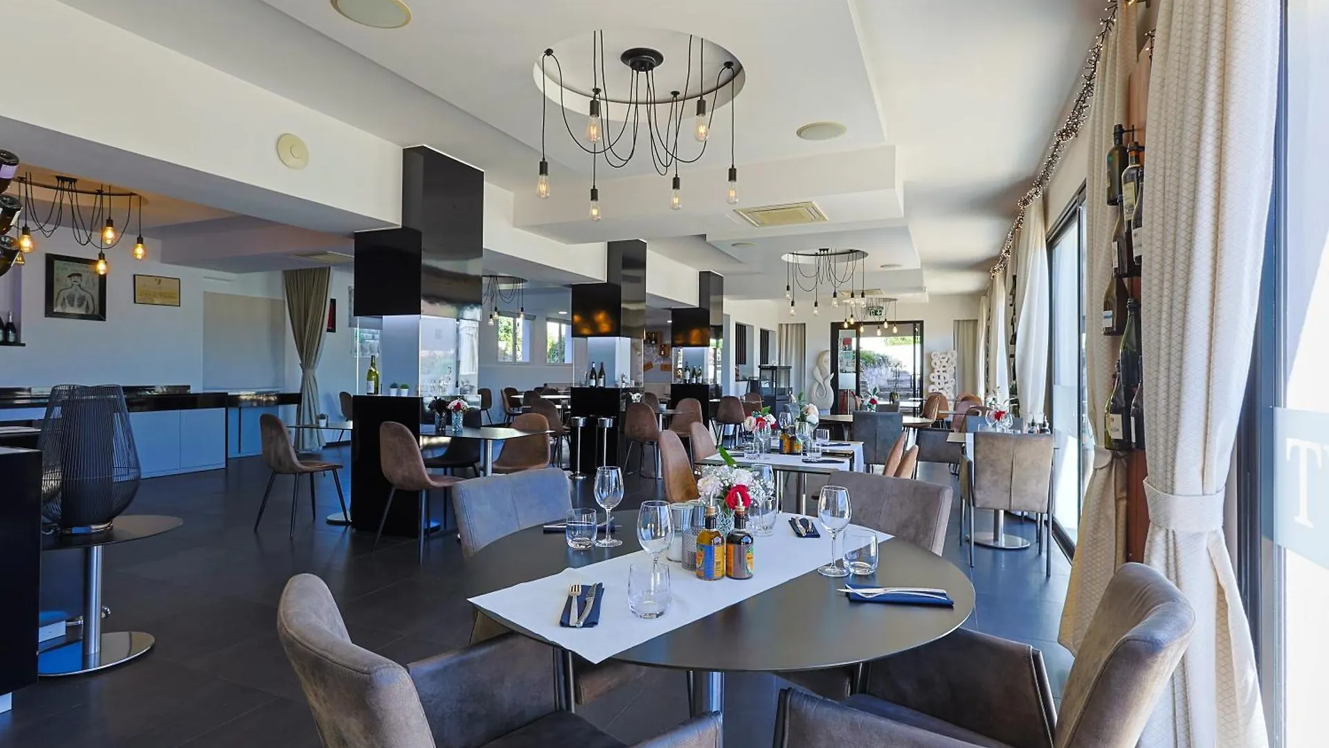 Hotel & Restaurant Perla Riviera Villeneuve-Loubet