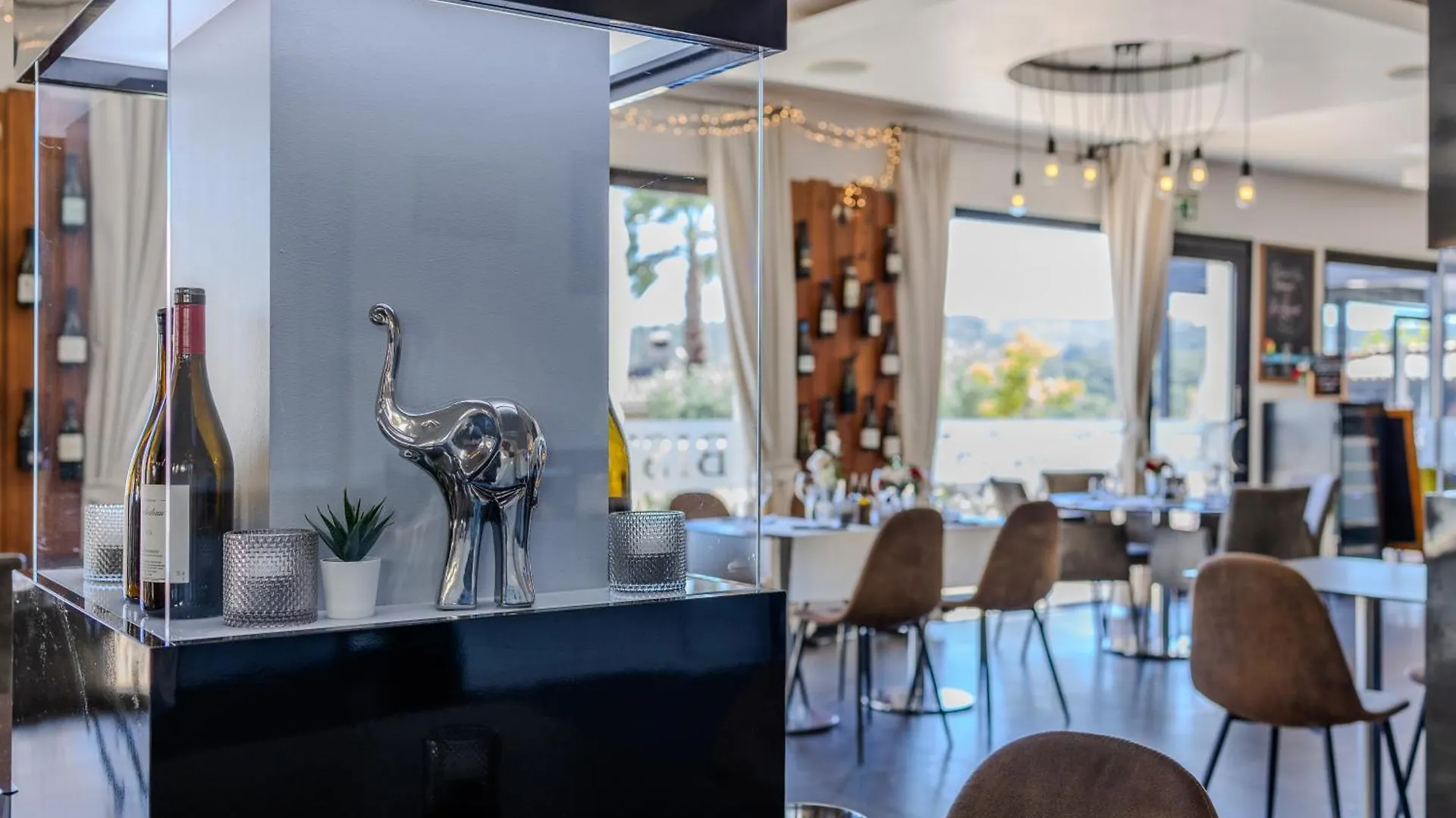 Hotel & Restaurant Perla Riviera فينوف لوبيه