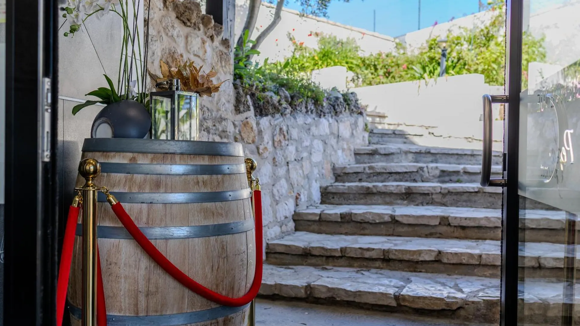 Hotel & Restaurant Perla Riviera Villeneuve-Loubet France