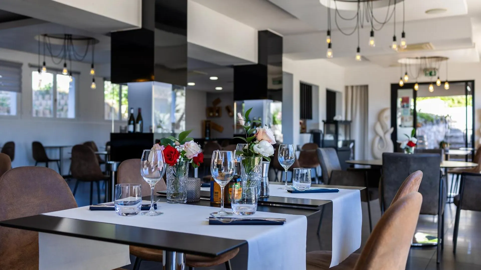 Hotel & Restaurant Perla Riviera Villeneuve-Loubet France