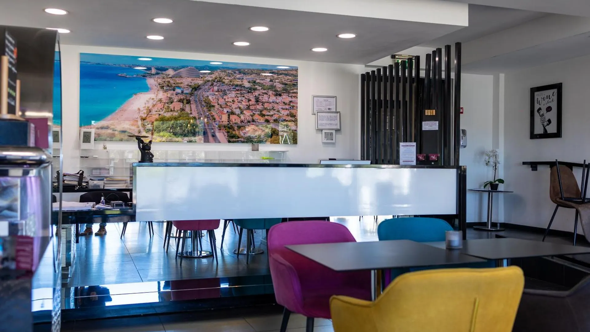 Hotel & Restaurant Perla Riviera Villeneuve-Loubet 3*,
