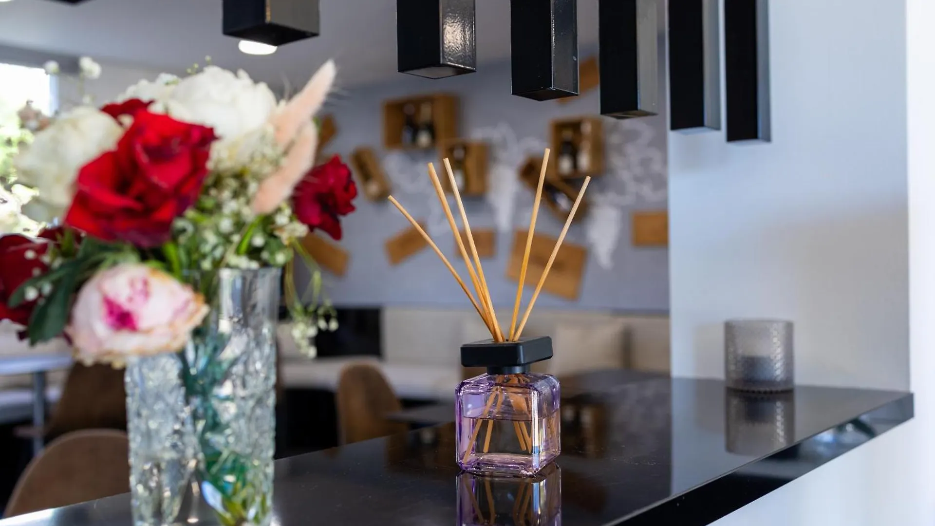 Hotel & Restaurant Perla Riviera Villeneuve-Loubet