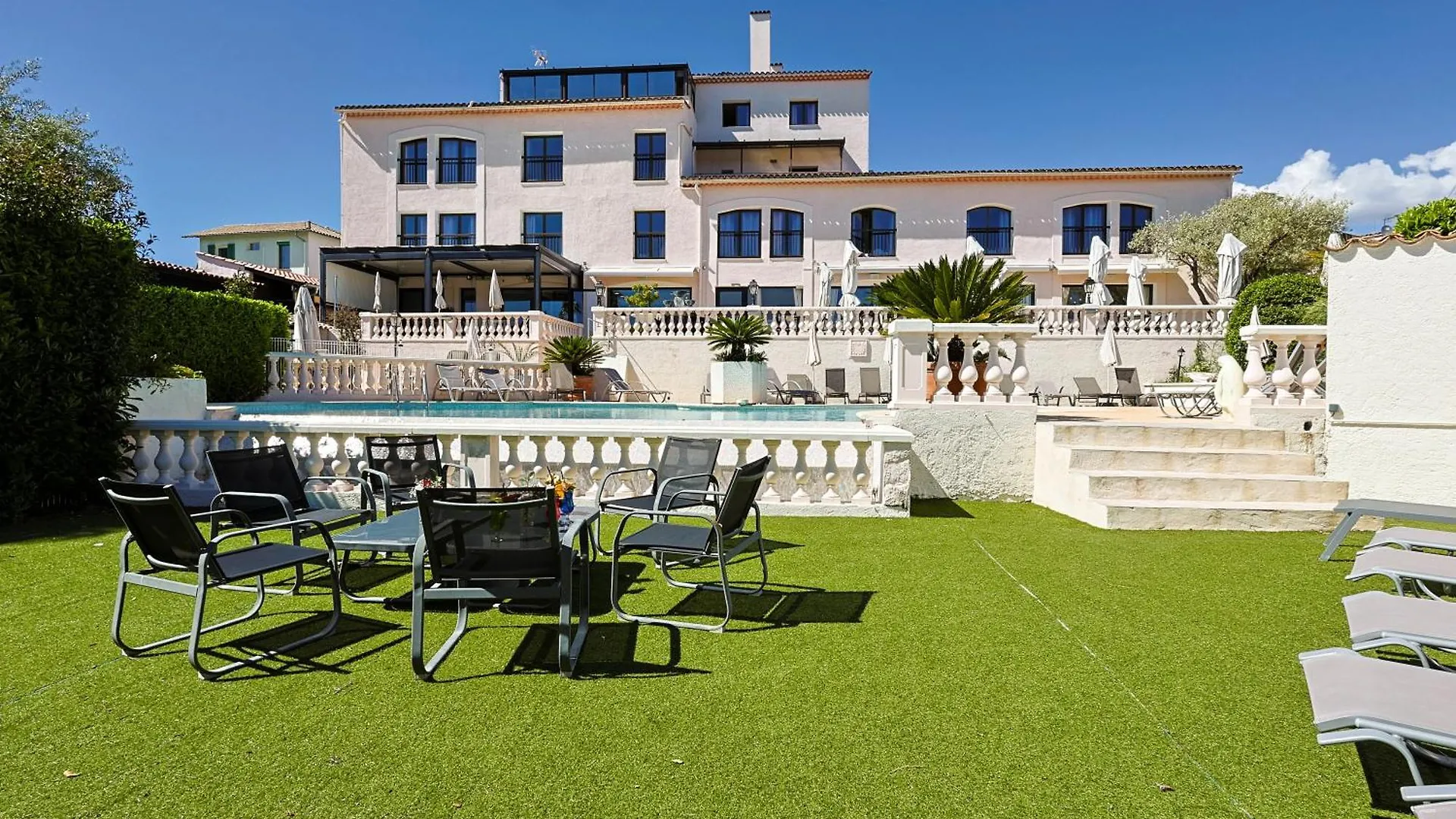 Hotel & Restaurant Perla Riviera Villeneuve-Loubet