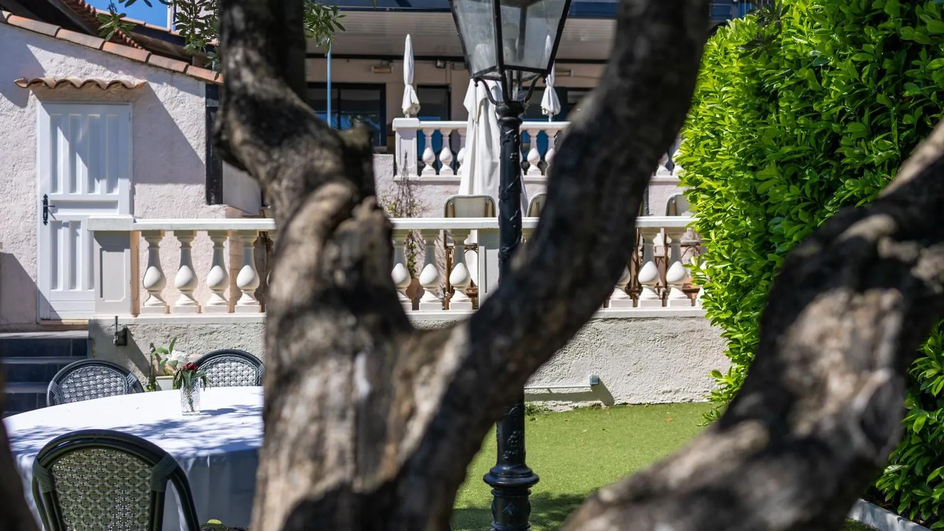 Hotel & Restaurant Perla Riviera Villeneuve-Loubet