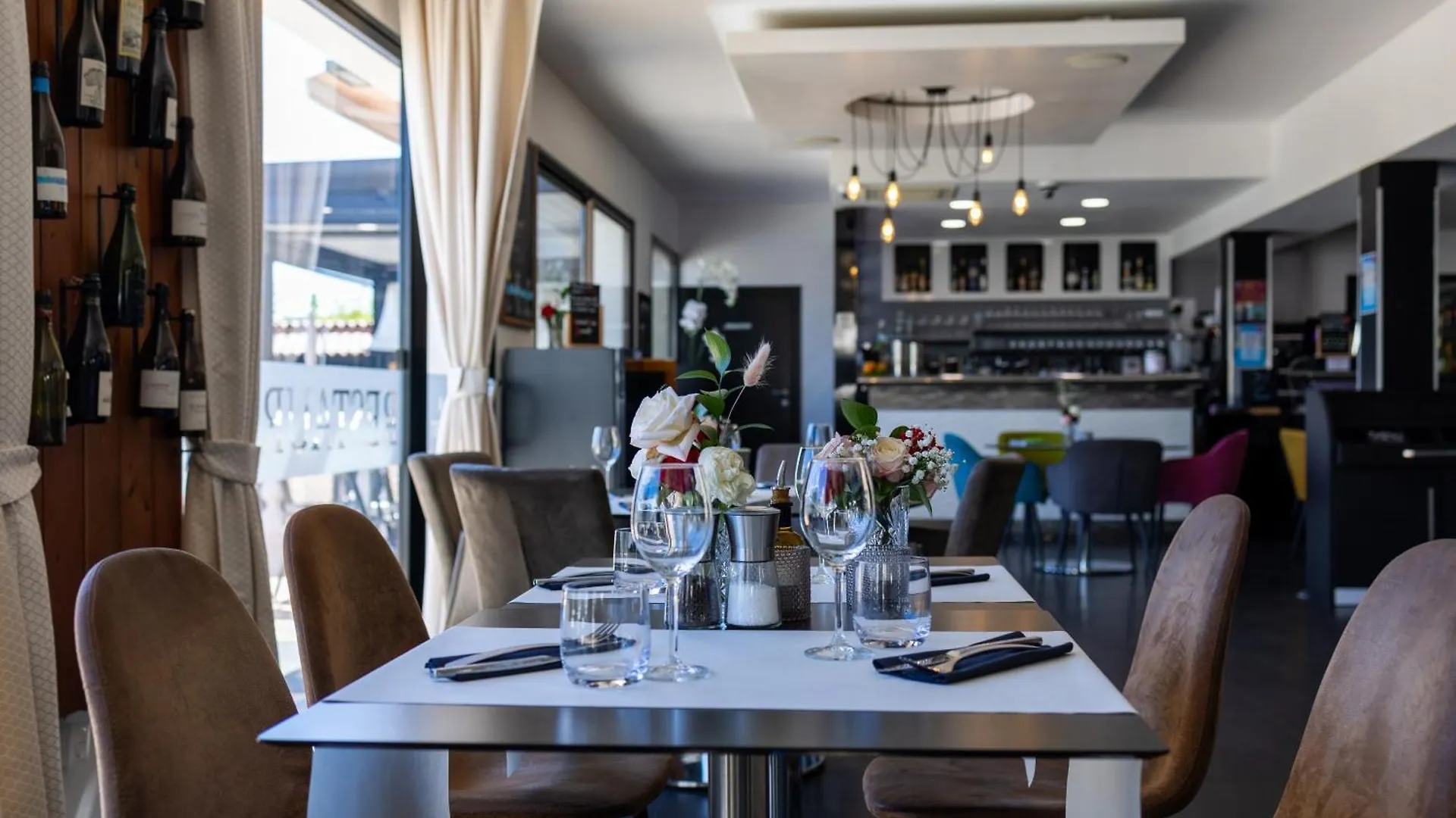 Hotel & Restaurant Perla Riviera Villeneuve-Loubet 3*,  Francia