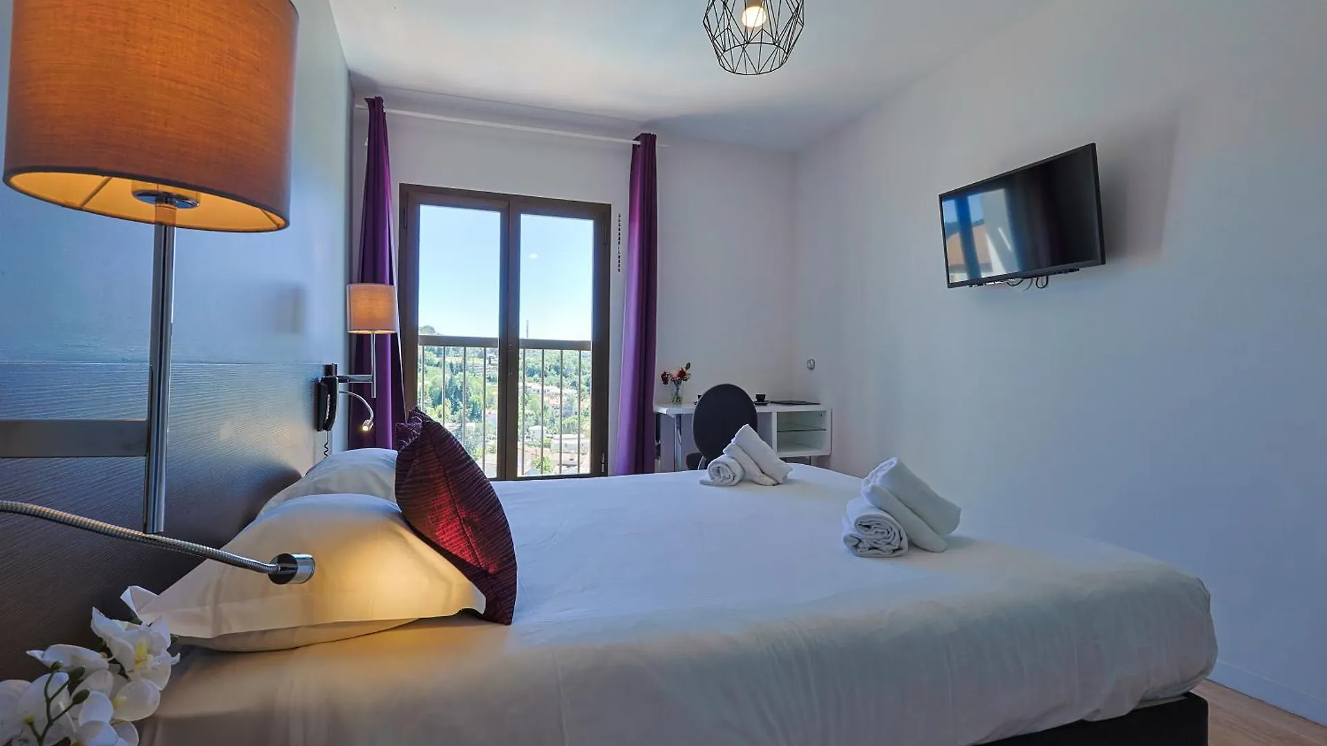 Hotel & Restaurant Perla Riviera Villeneuve-Loubet
