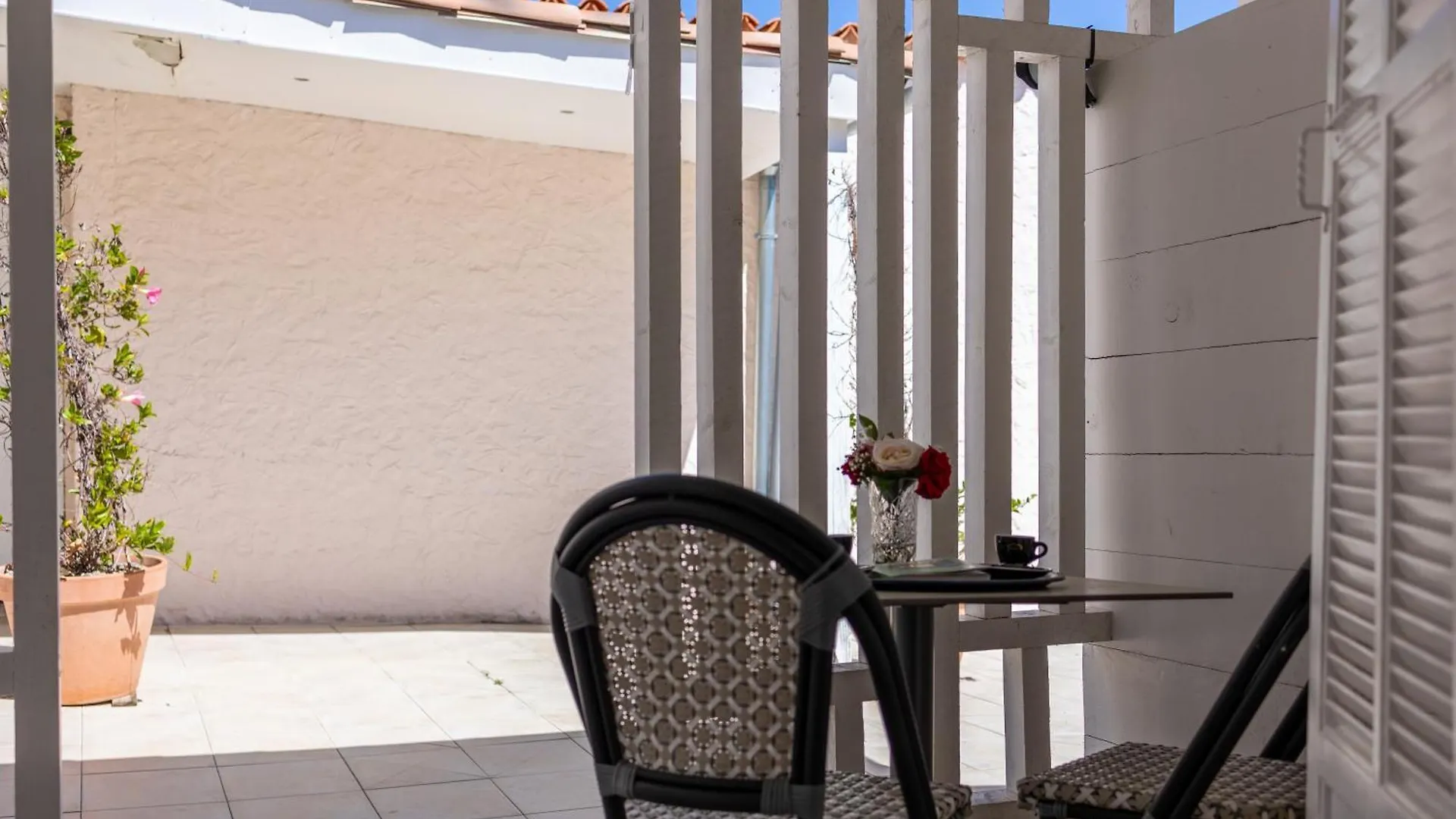 Hotel & Restaurant Perla Riviera Villeneuve-Loubet