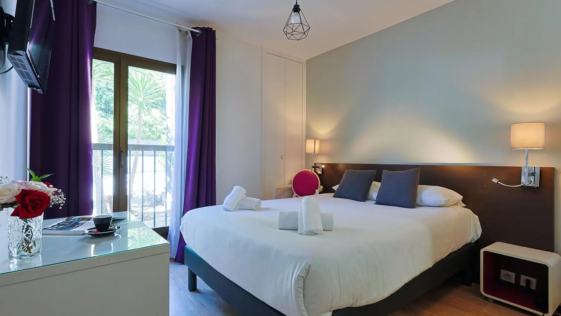 Hotel & Restaurant Perla Riviera Villeneuve-Loubet 3*,
