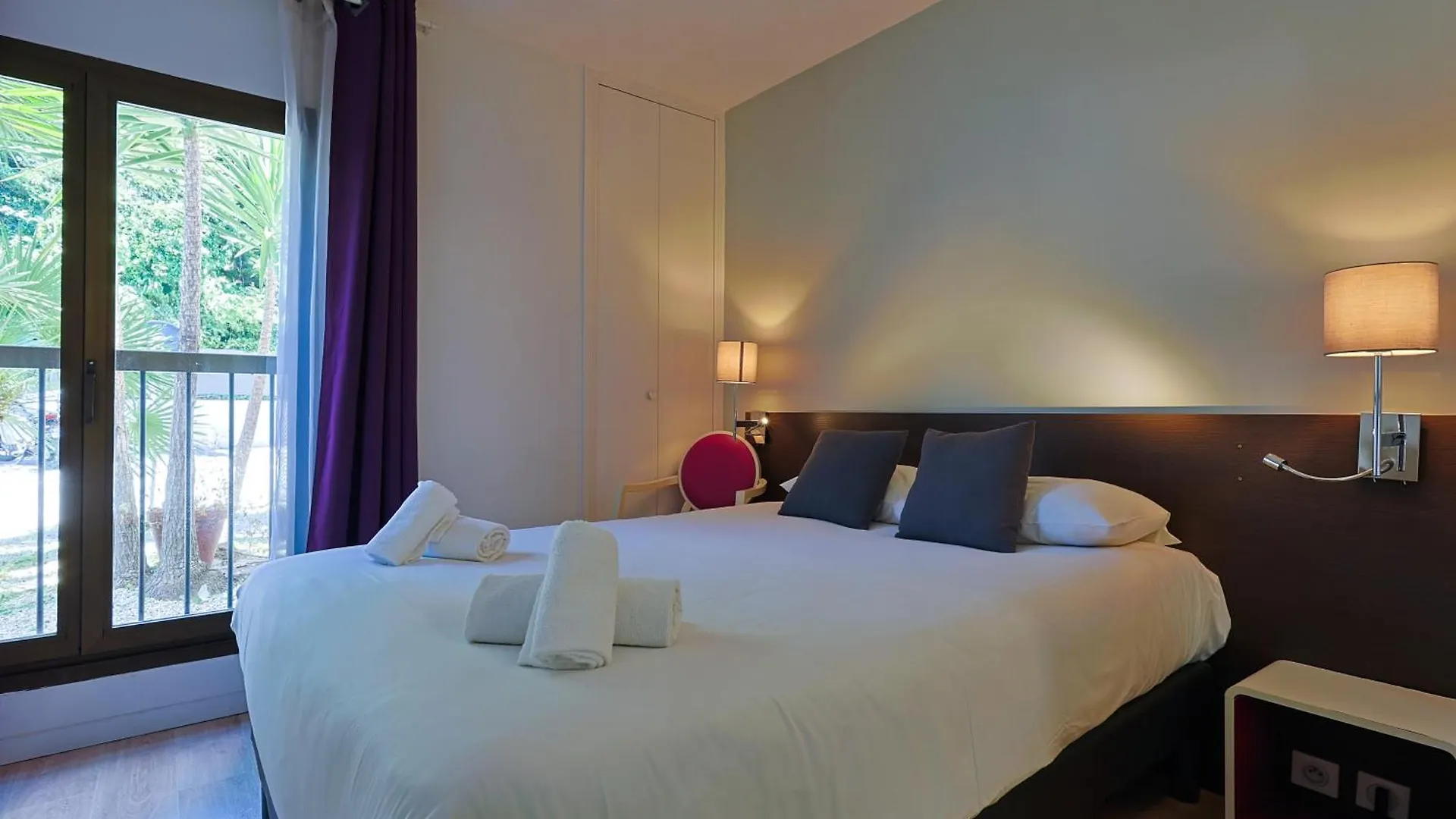 Hotel & Restaurant Perla Riviera Villeneuve-Loubet
