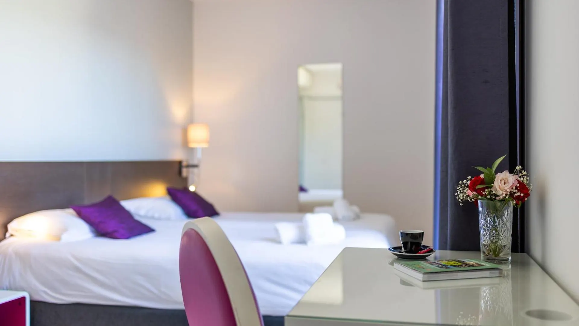Hotel & Restaurant Perla Riviera Villeneuve-Loubet France